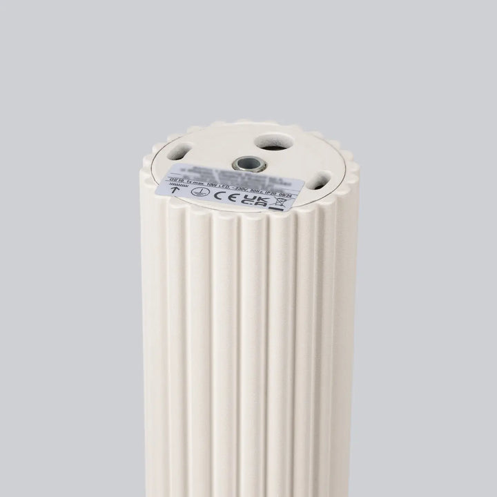 Plafonnier karbon beige avec radiateur électrique crème à nervures verticales et ampoules gu10 interchangeables design minimaliste