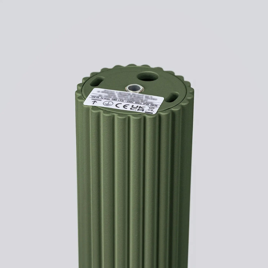 Plafonnier karbon 30 vert olive avec radiateur cylindrique nervuré et ampoules gu10 interchangeables design minimaliste