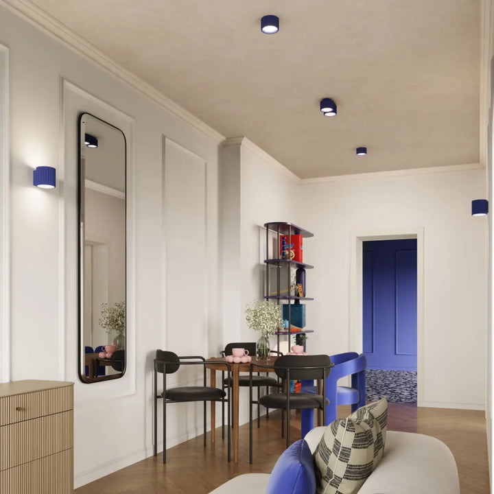 Luminaire plafonnier aura 2 outremer avec forme unique inspirée et design moderne de spots encastrés bleus