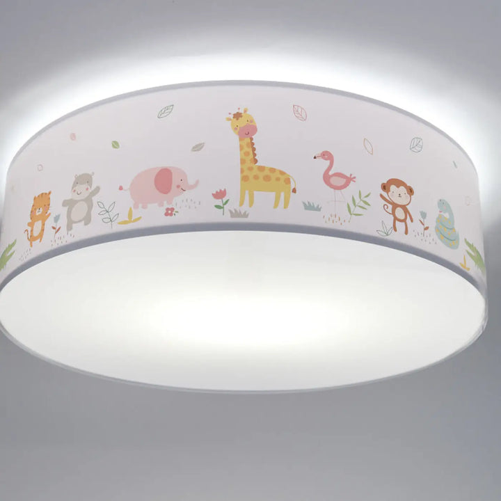 Plafonnier enfant blanc avec abat-jour translucide et illustrations colorées d’animaux pour chambre douce