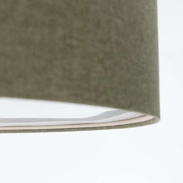 Luminaire plafonnier boho elegant vert gris avec abat-jour en tissu texturé vert olive au design minimaliste