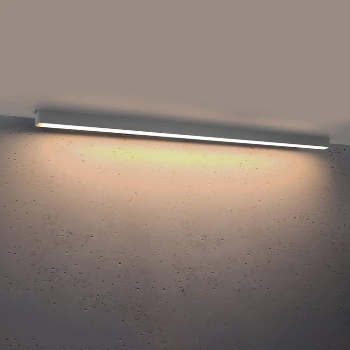 Luminaire plafonnier pinne 150 3000k gris avec module led et paramètres d’éclairage moderne en finition argentée