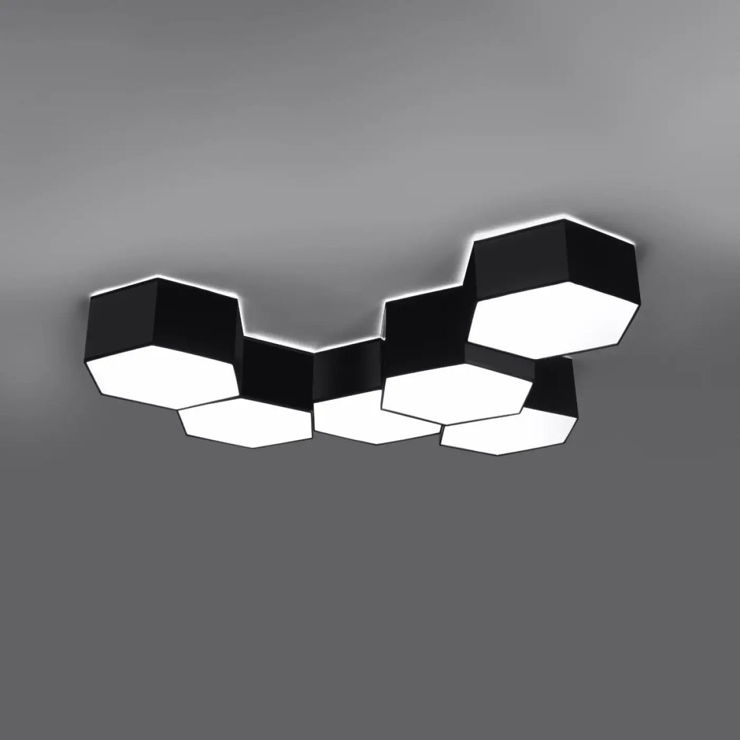 Luminaire plafonnier sunde 13 noir avec panneaux blancs illuminés en formes géométriques hexagonales modernes