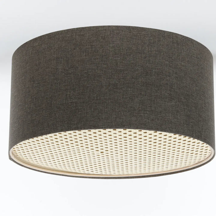 Luminaire plafonnier boho elegant gris marron avec abat-jour en tissu gris foncé texturé et doublure intérieure crème perforée