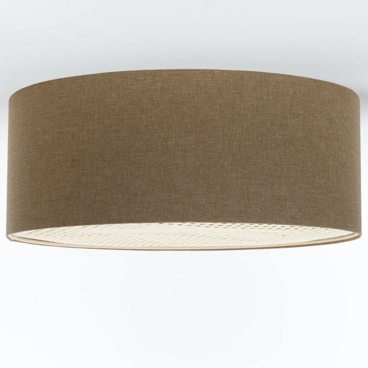 Luminaire plafonnier boho elegant marron sable avec abat-jour cylindrique beige en lin texturé et motif tissé subtil