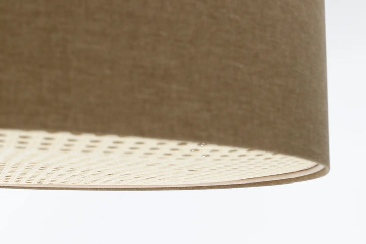 Luminaire plafonnier boho elegant marron sable avec abat-jour en lin beige et base métallique blanche perforée