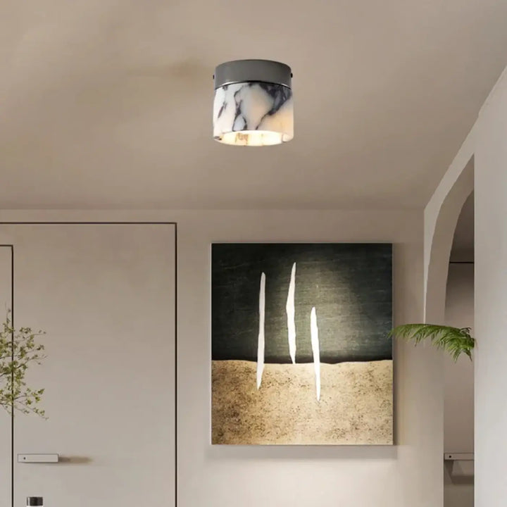 Plafonnier moderne marbré luminaire plafonnier gap si avec abat-jour en verre cylindrique motif marbre et base métal grise élégante