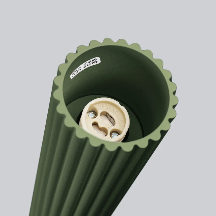Plafonnier karbon allie lampe design minimaliste vert olive avec douille e27 beige et abat-jour cannelé