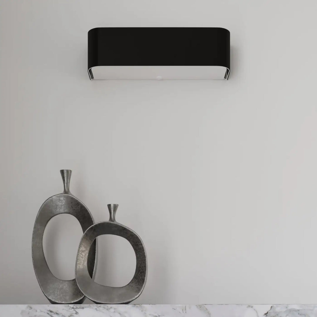 Luminaire plafonnier lokko 55 noir avec lampe lokko design moderne, contour distinct et couleurs classique métallique