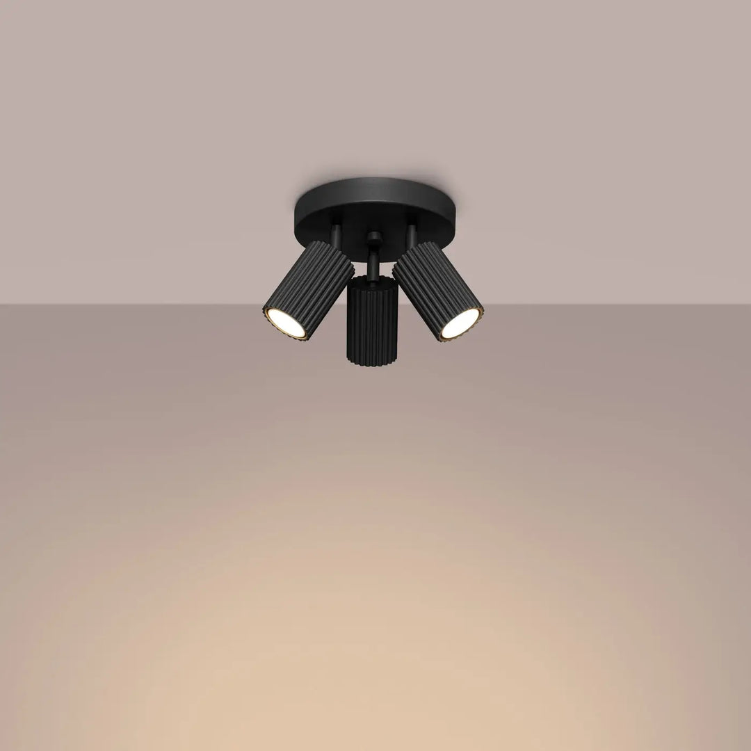 Plafonnier karbon allie noir mat avec trois têtes cylindriques réglables et ampoules gu10 interchangeables design minimaliste