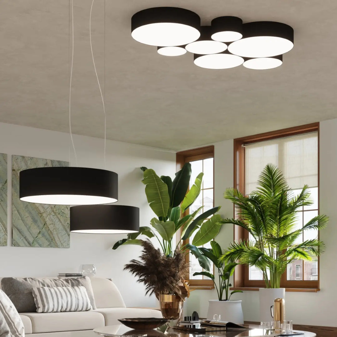 Luminaire plafonnier arena noir avec éclairage polyvalent composé de disques lumineux superposés de forme riche