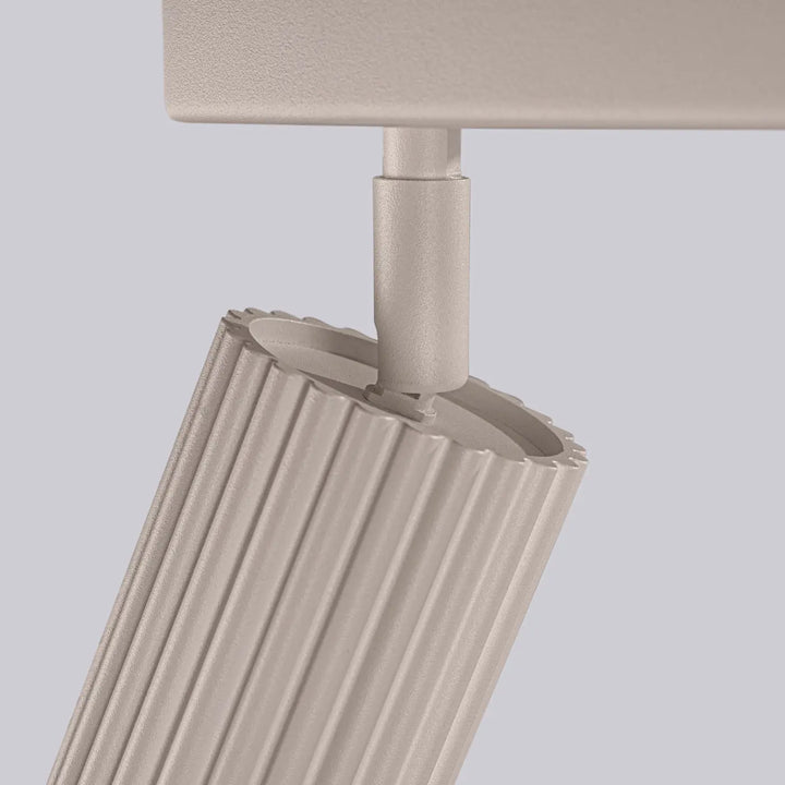 Plafonnier karbon taupe beige avec ampoules gu10 interchangeables et design minimaliste en matériau côtelé moderne