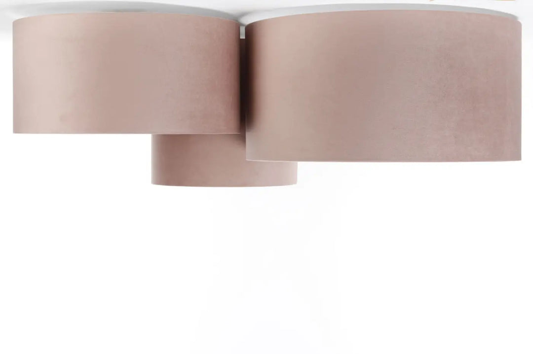 Luminaire plafonnier trio jasmin avec abat-jour cylindriques en velours tissu rose et design asymétrique moderne