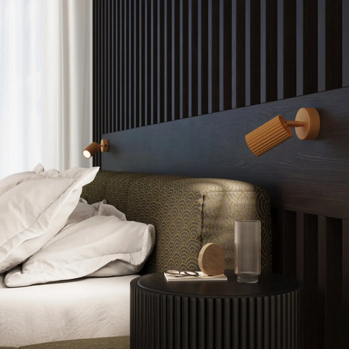 Luminaire plafonnier karbon 40 en bois avec design minimaliste, base circulaire et ampoules gu10 interchangeables