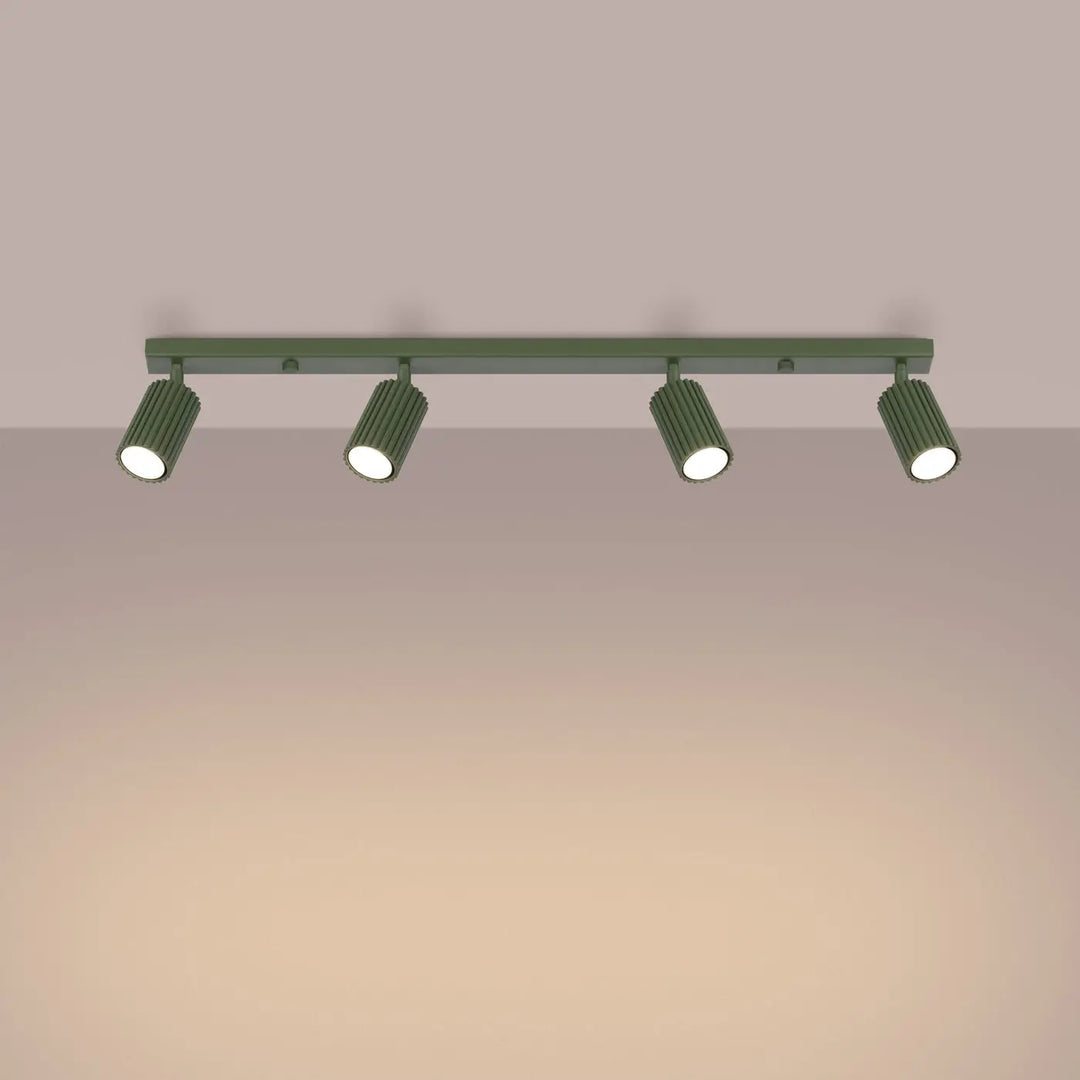 Plafonnier karbon allie en métal vert olive avec quatre spots cylindriques à ampoules gu10 interchangeables design minimaliste