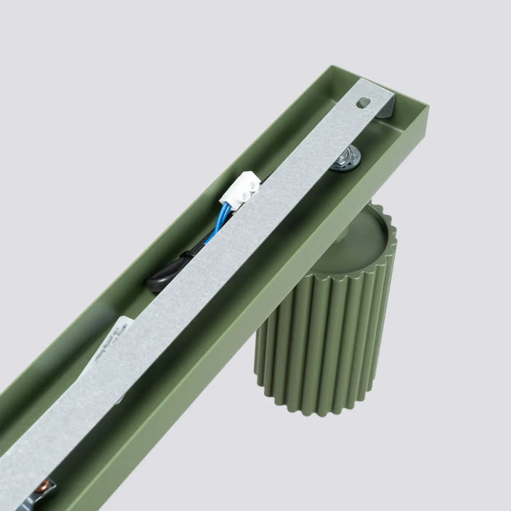 Plafonnier karbon allie vert olive avec fixation métallique et base cylindrique nervurée design minimaliste ampoules gu10 interchangeables