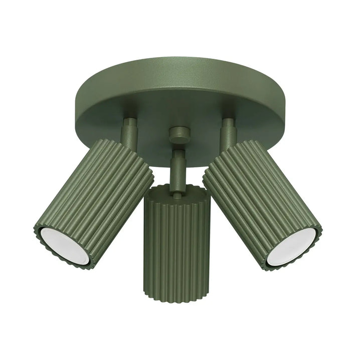 Luminaire plafonnier karbon allie vert olive en métal avec trois spots cylindriques cannelés et ampoules gu10 interchangeables design minimaliste