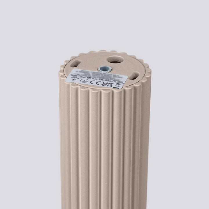 Beige plafonnier karbon allie avec design minimaliste et ampoules gu10 interchangeables vue arrière
