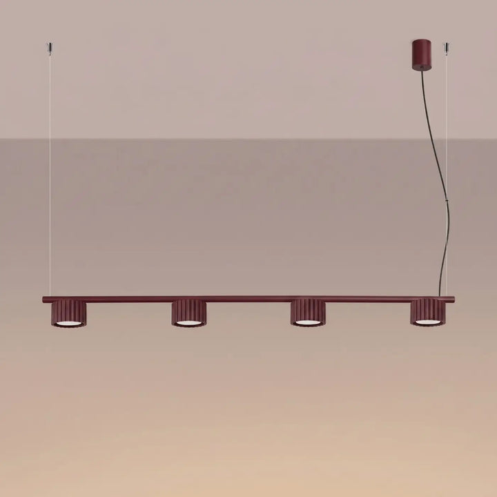 Lustre bordeaux allumé
