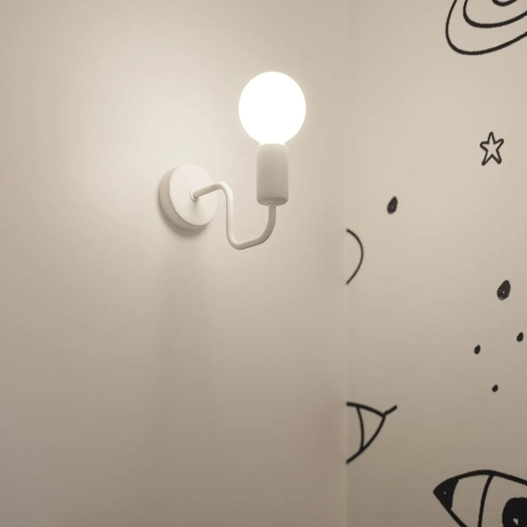 Lustre blanc allumée, vue rapprochée