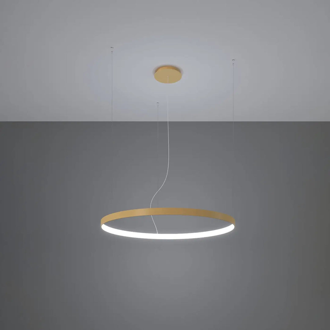 Lustre anneau RIO doré allumée, suspendu