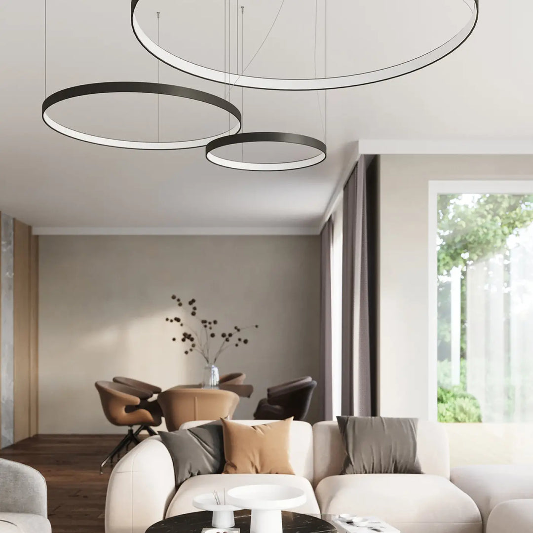 Lustre anneau RIO noir dans un intérieur contemporain