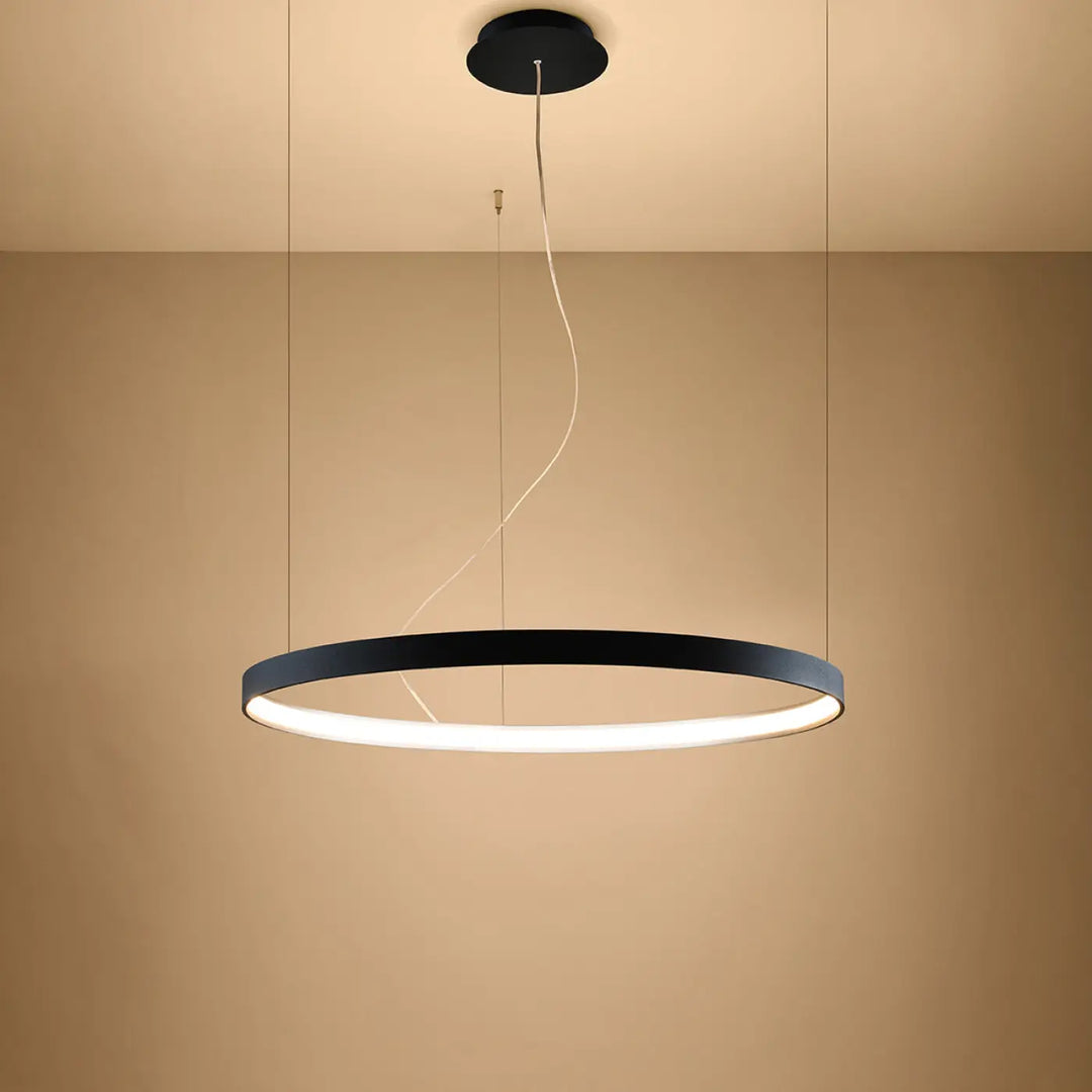 Lustre anneau RIO noir allumée, suspendu