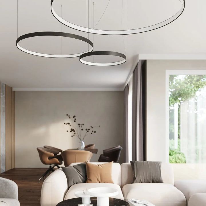 Lustre anneau RIO noir dans un intérieur contemporain