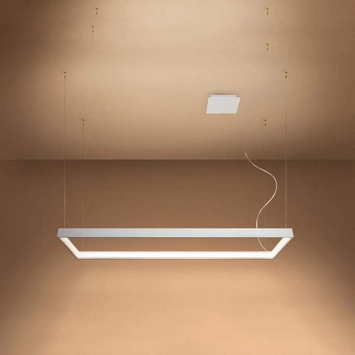 Lustre rectangulaire TUULA blanc allumée, vue en perspective