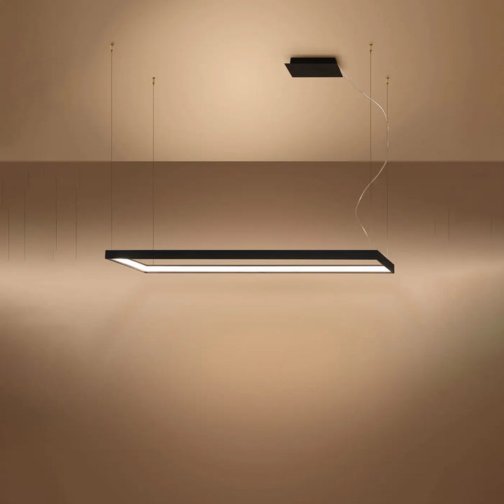 Lustre rectangulaire TUULA noir allumée