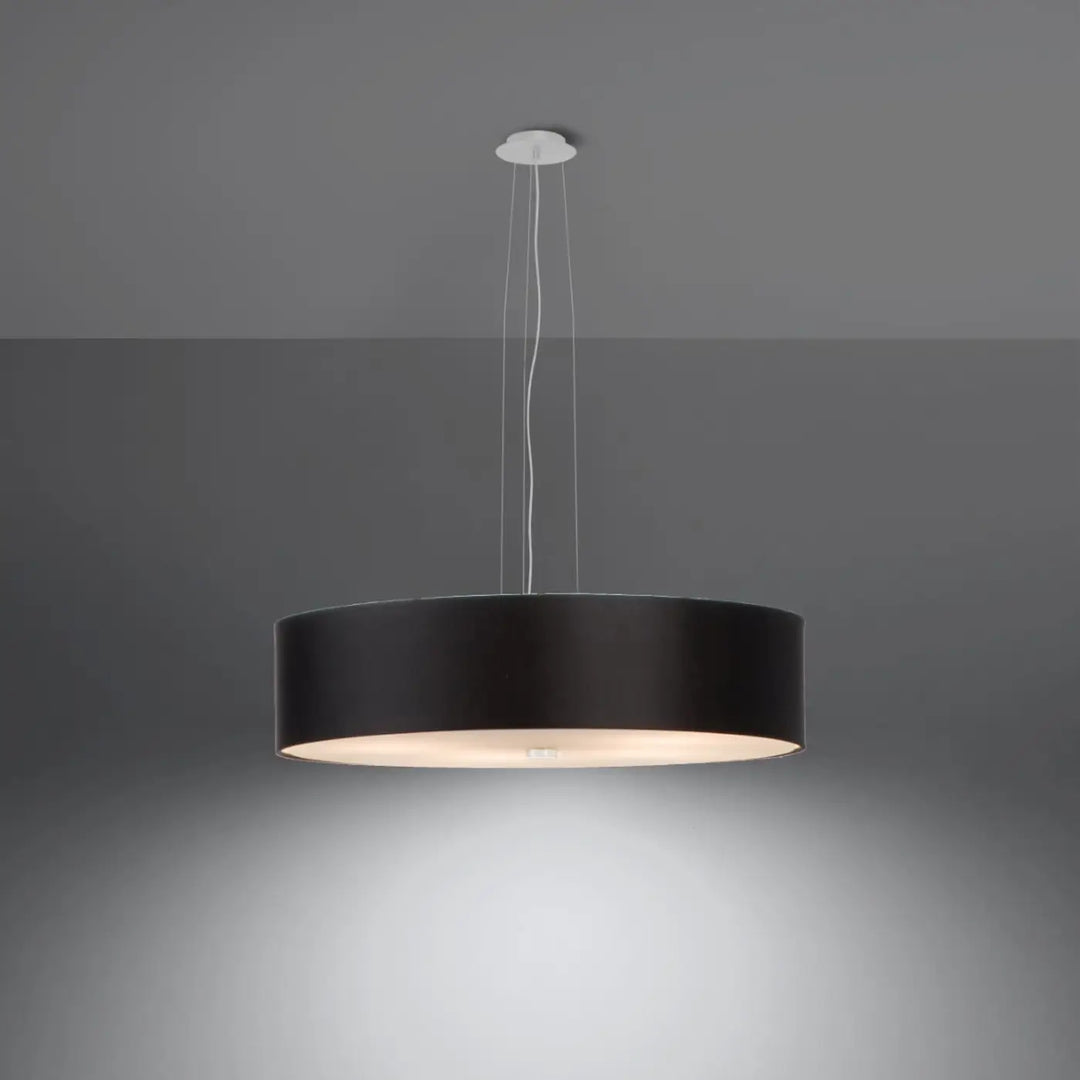 Lustre noir allumé