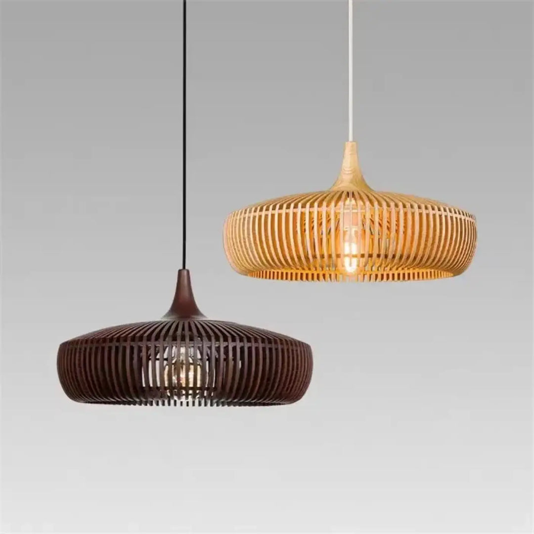 Suspension luminaire Andilah avec deux suspensions tressées en bambou naturel et bois brun foncé avec ampoules apparentes