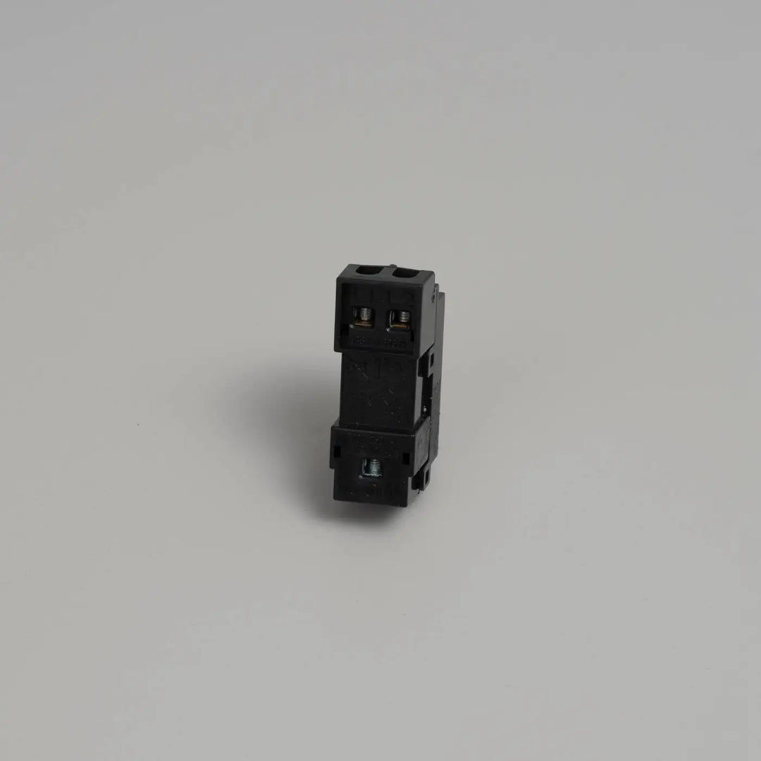 Module interrupteur poussoir à levier Buster + Punch, vue arrière