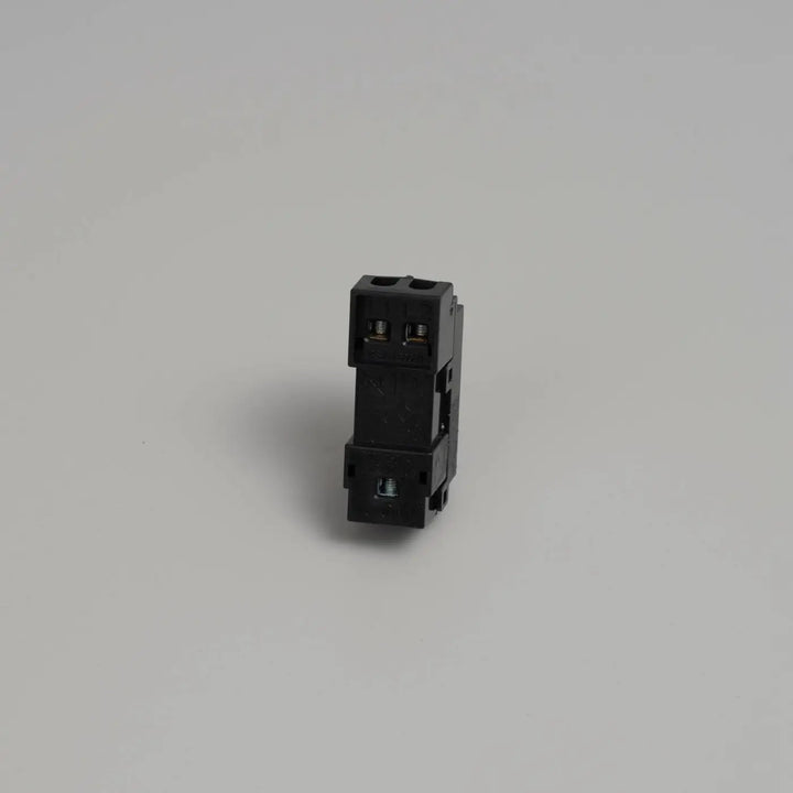 Module interrupteur poussoir à levier Buster + Punch, vue arrière