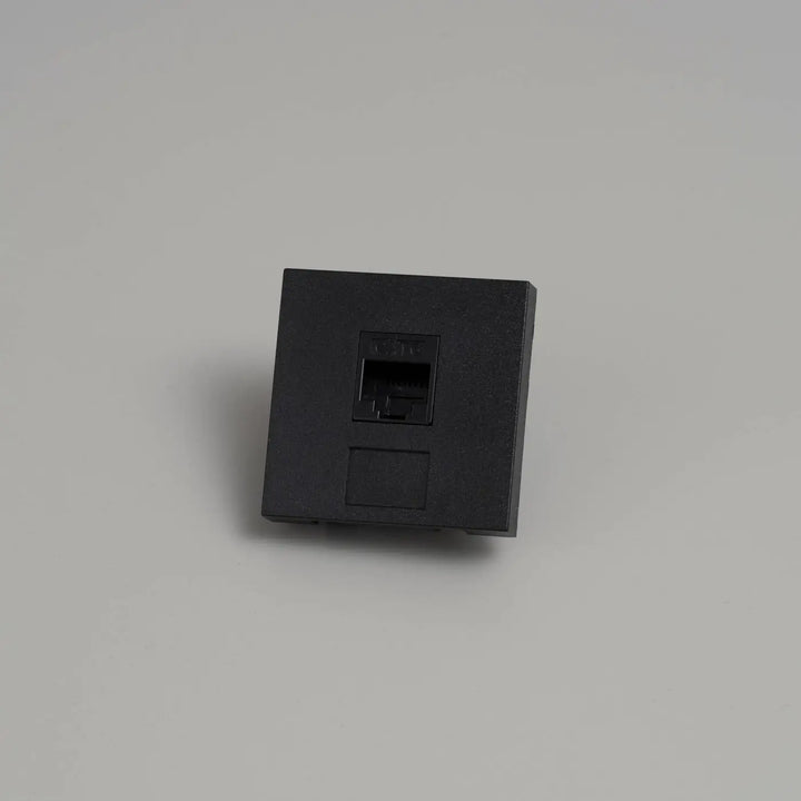 Module RJ45 noir Buster + Punch #couleur_noir