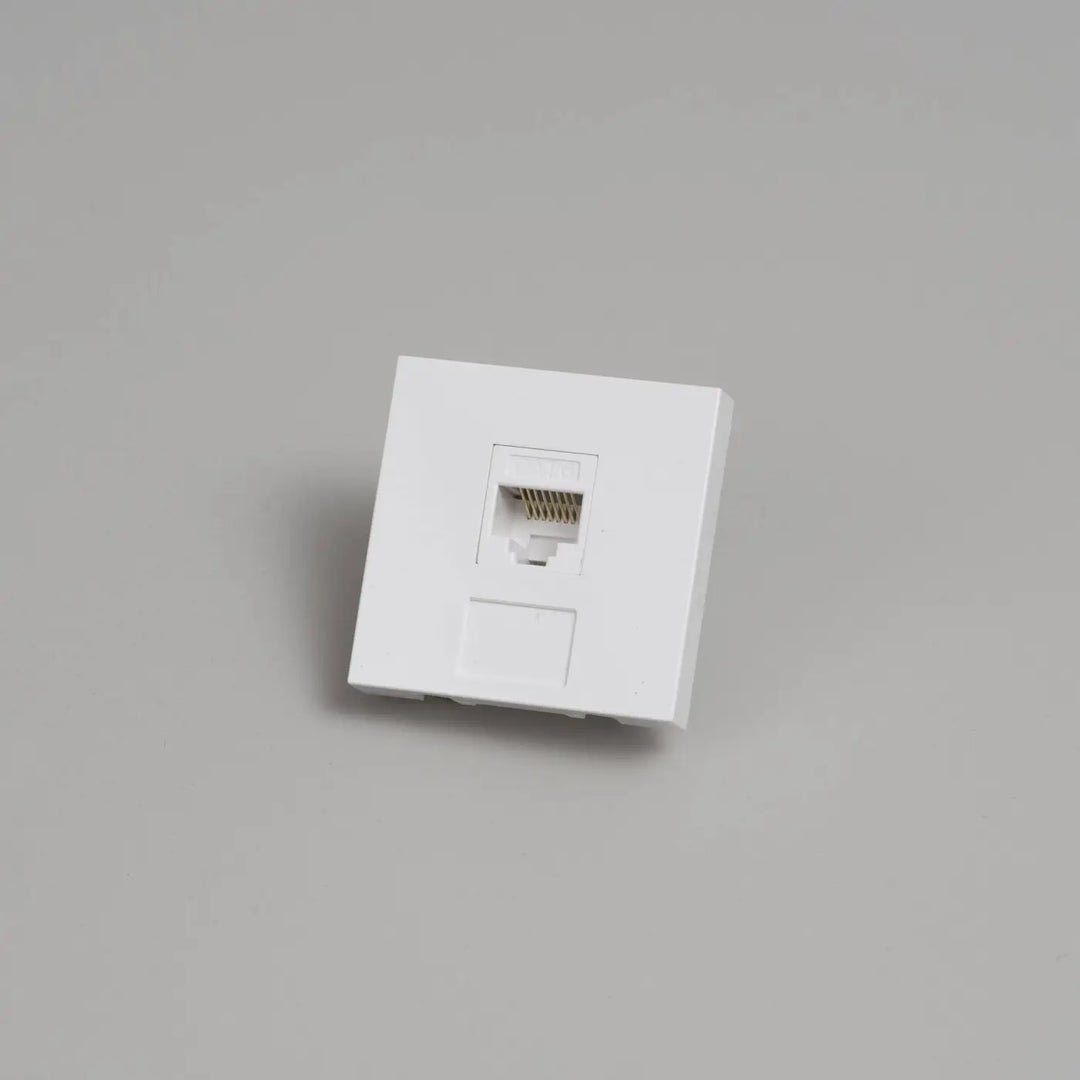 Module RJ45 blanc Buster + Punch #couleur_blanc