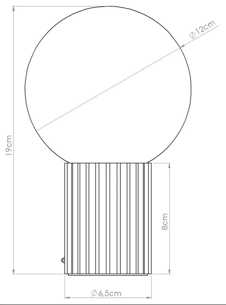 Lampe a poser halo avec globe opalin et socle cannelé en aluminium pour un design minimaliste et élégant