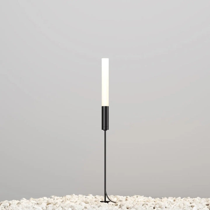Luminaire extérieur flare tige piquet lumineux aluminium noir avec abat-jour cylindrique en verre dépoli et tige fine