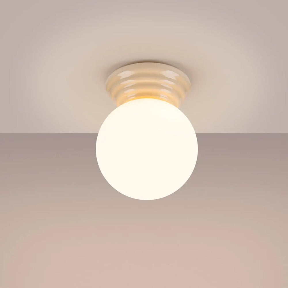 Luminaire plafonnier beige allumé