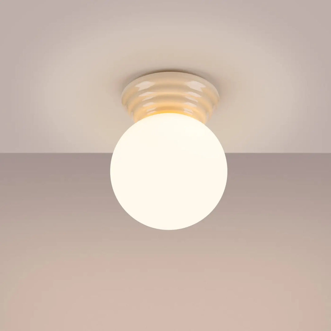 Luminaire plafonnier beige allumé