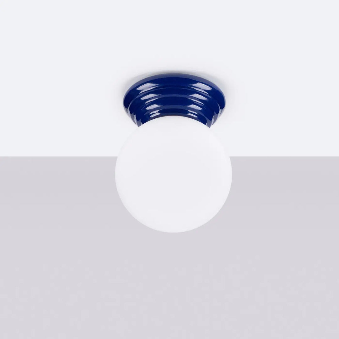 Luminaire plafonnier outremer éteint