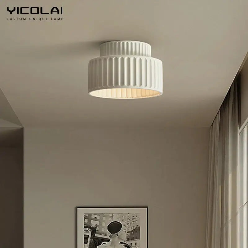 Plafonnier cylindrique strié au look rétro et original

