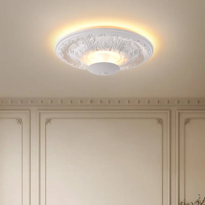 Plafonnier décoratif blanc style classique élégant décor élégant
