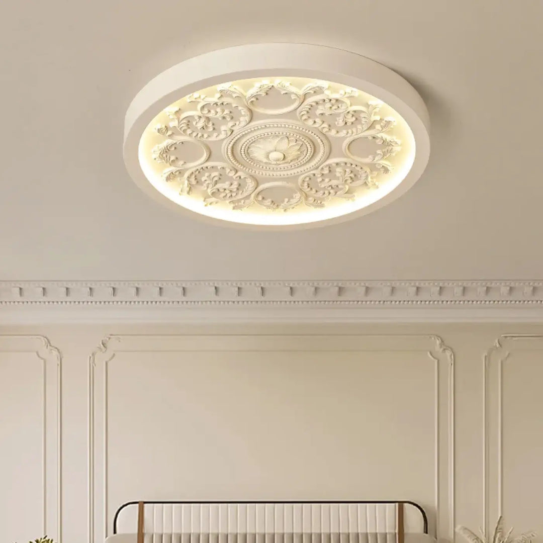 Luminaire plafonnier rostel blanc avec design rond ornemental et relief floral pour éclairage intérieur élégant