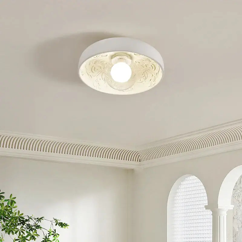 Plafonnier Design Sculptural Rond Blanc Relief Floral Élégant

