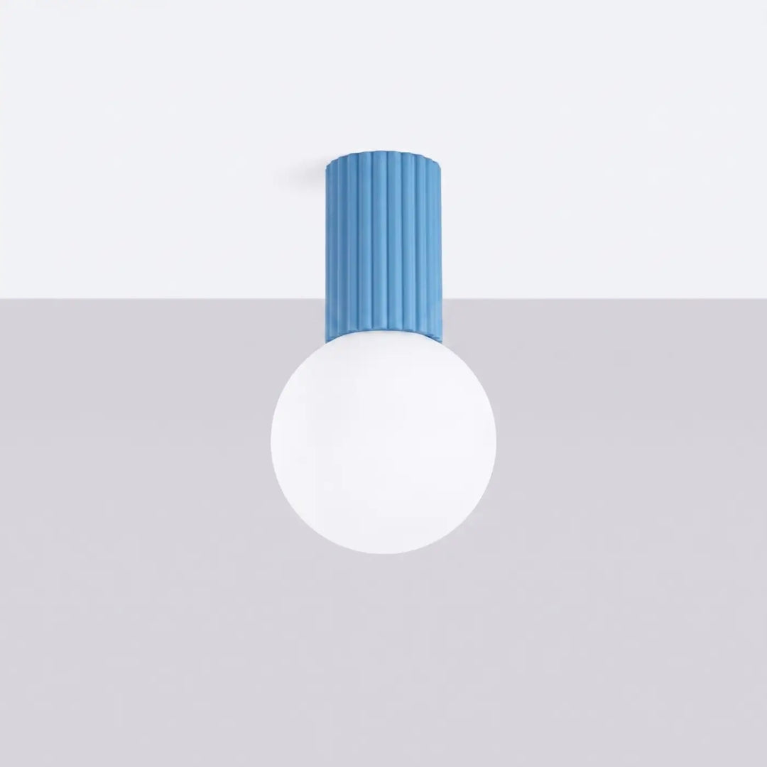 Luminaire Plafonnier bleu clair éteinte, vue rapprochée