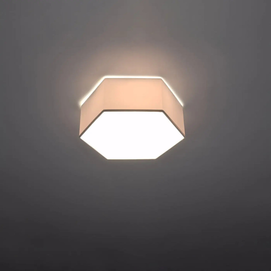 Plafonnier hexagonal Sunde blanc, allumé