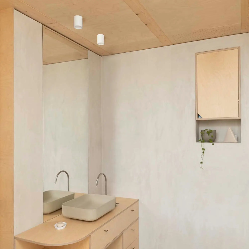 Plafonnier Rol blanc dans un intérieur