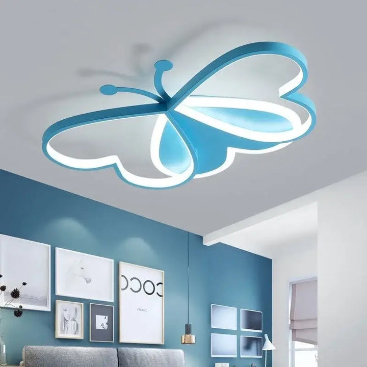 Plafonnier LED papillon rose ou bleu pour chambre d’enfant

