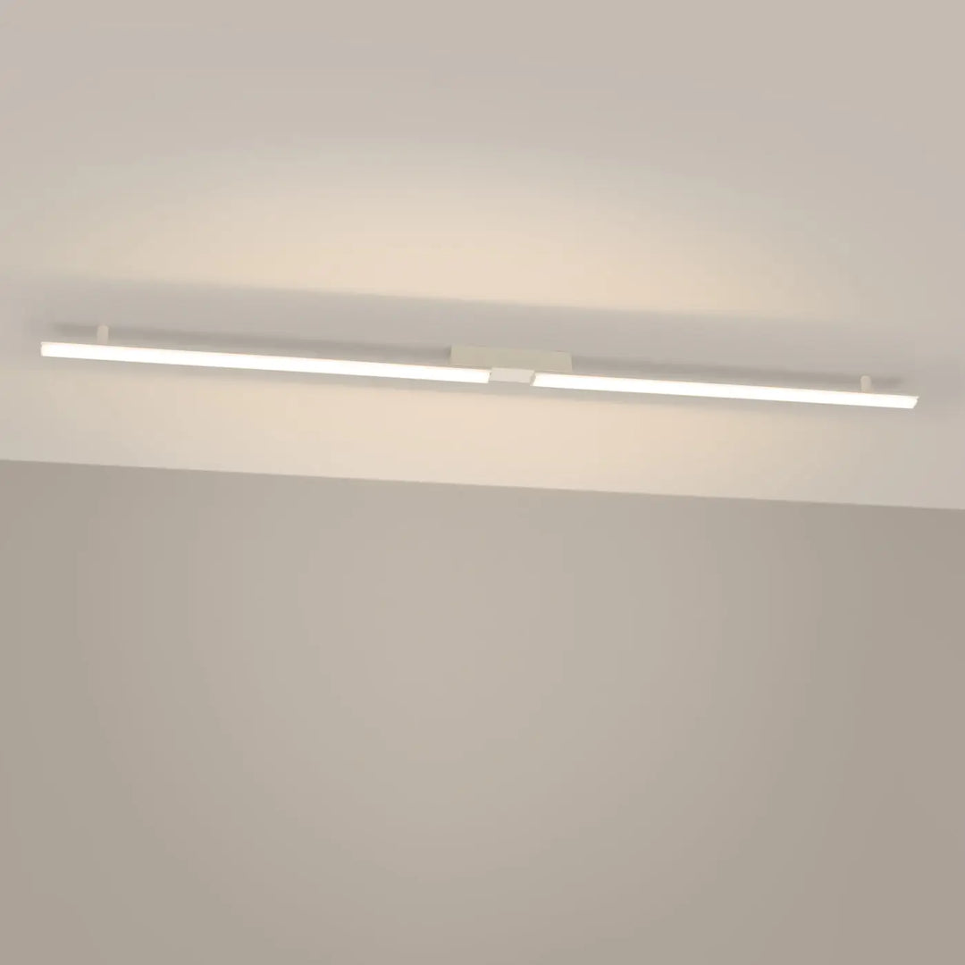 Plafonnier linéaire LAGOM beige allumée, au plafond